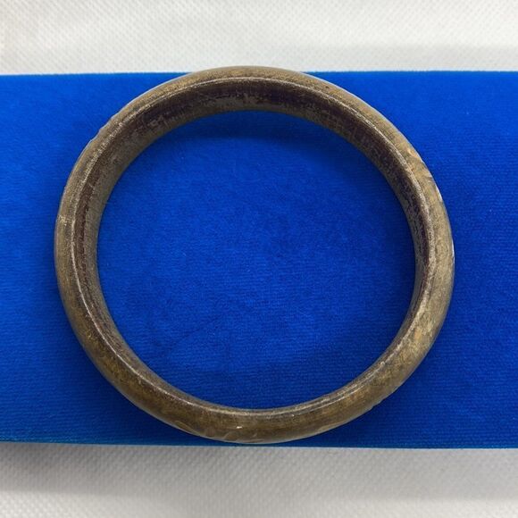 💛 Wood Floral Etched Bangle - Picture 3 of 5